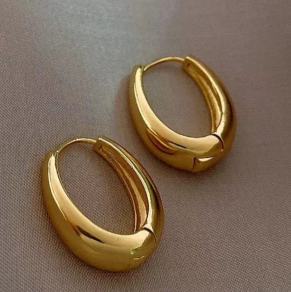 OVAL SNAP CLOSE GOLD IRREGULAR HOOPS - Picture 2 of 5